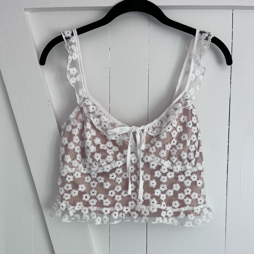 Lulus cropped white flower tank